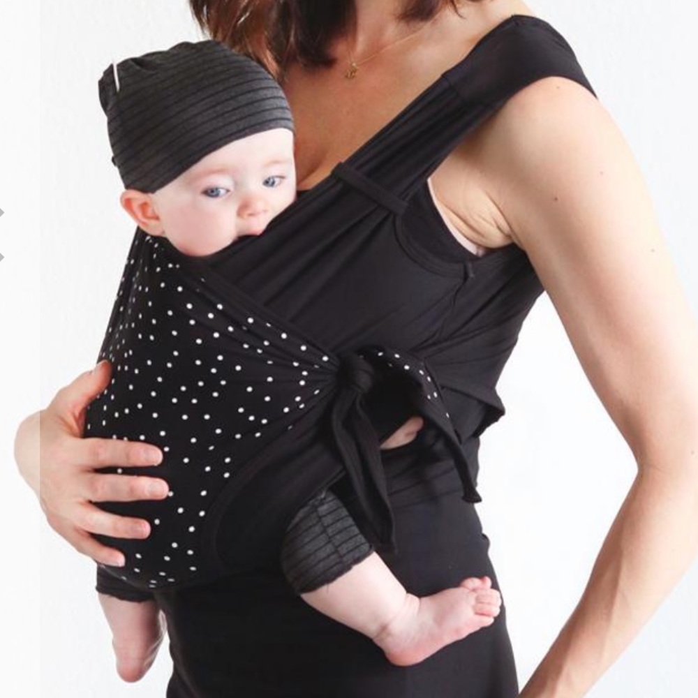 NWT Nesting Days infant carrier